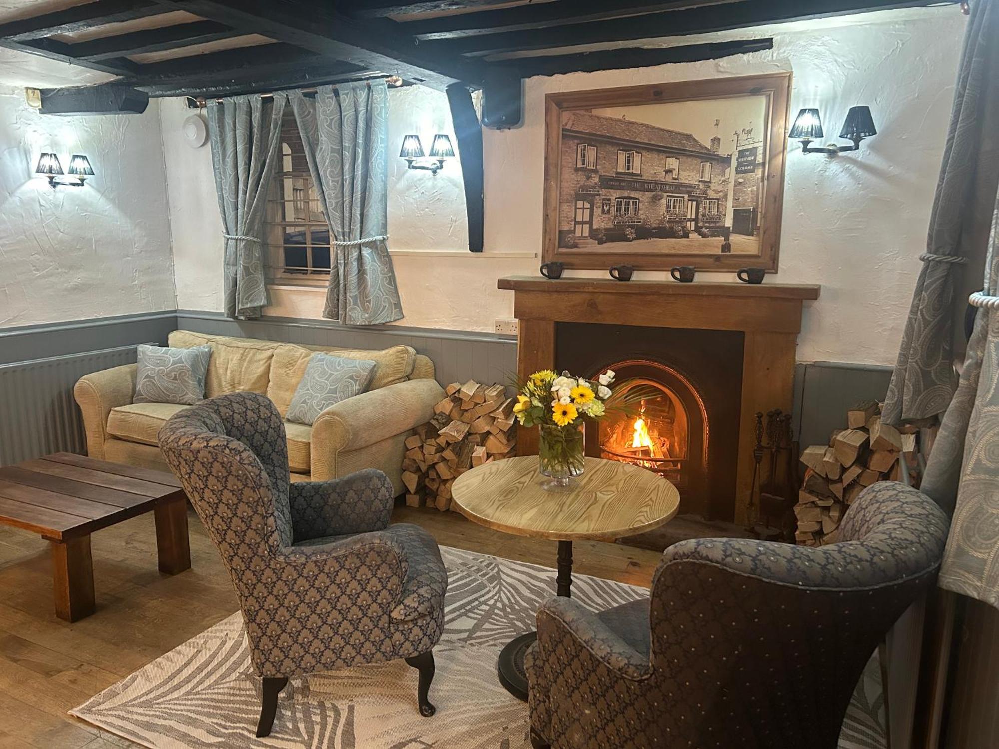 The Wheatsheaf Bramley Surrey Hotel Exterior photo