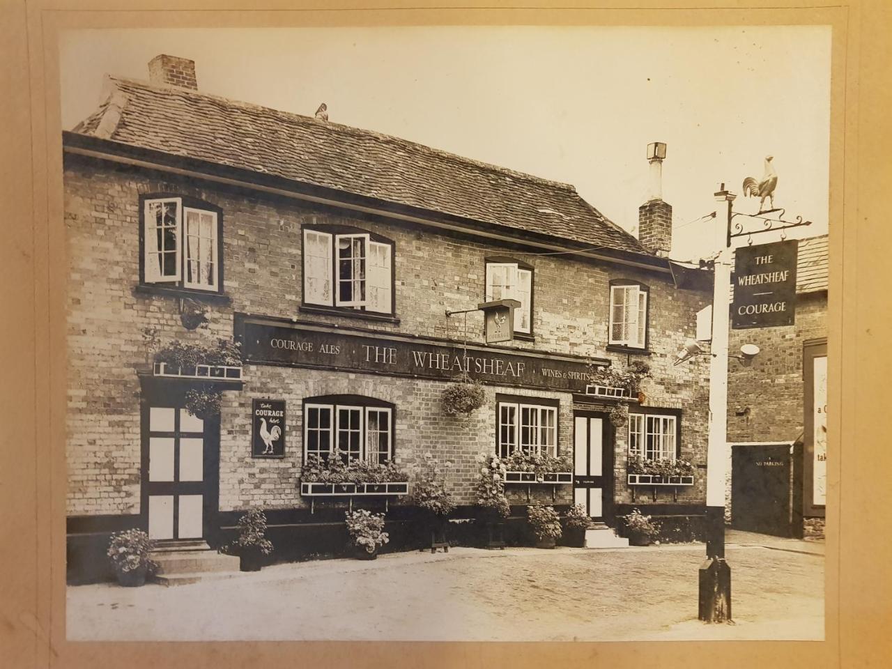 The Wheatsheaf Bramley Surrey Hotel Exterior photo